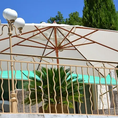 La Devinière Maison d'hôtes 3*