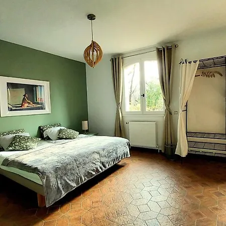 La Devinière 3*